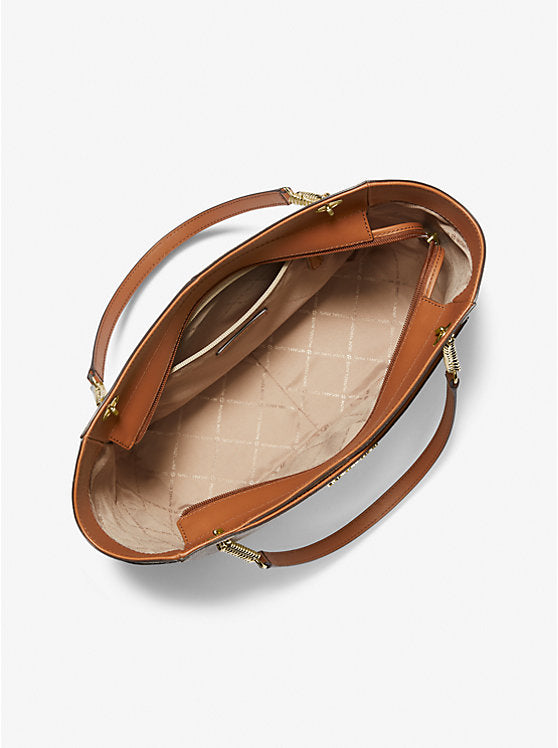 Jet Set Large Logo Shoulder Bag- Vanilla